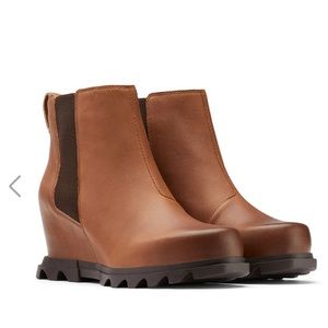 New In Box- Joan of Arctic Chelsea Wedge III